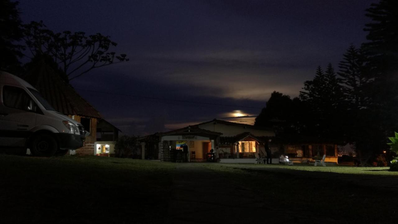 Al Bosque Hostel & Glamping Santa Elena  Extérieur photo